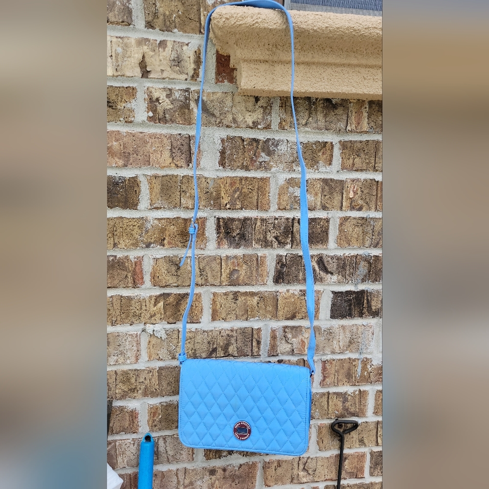 Vera Bradley crossbody with turnlock